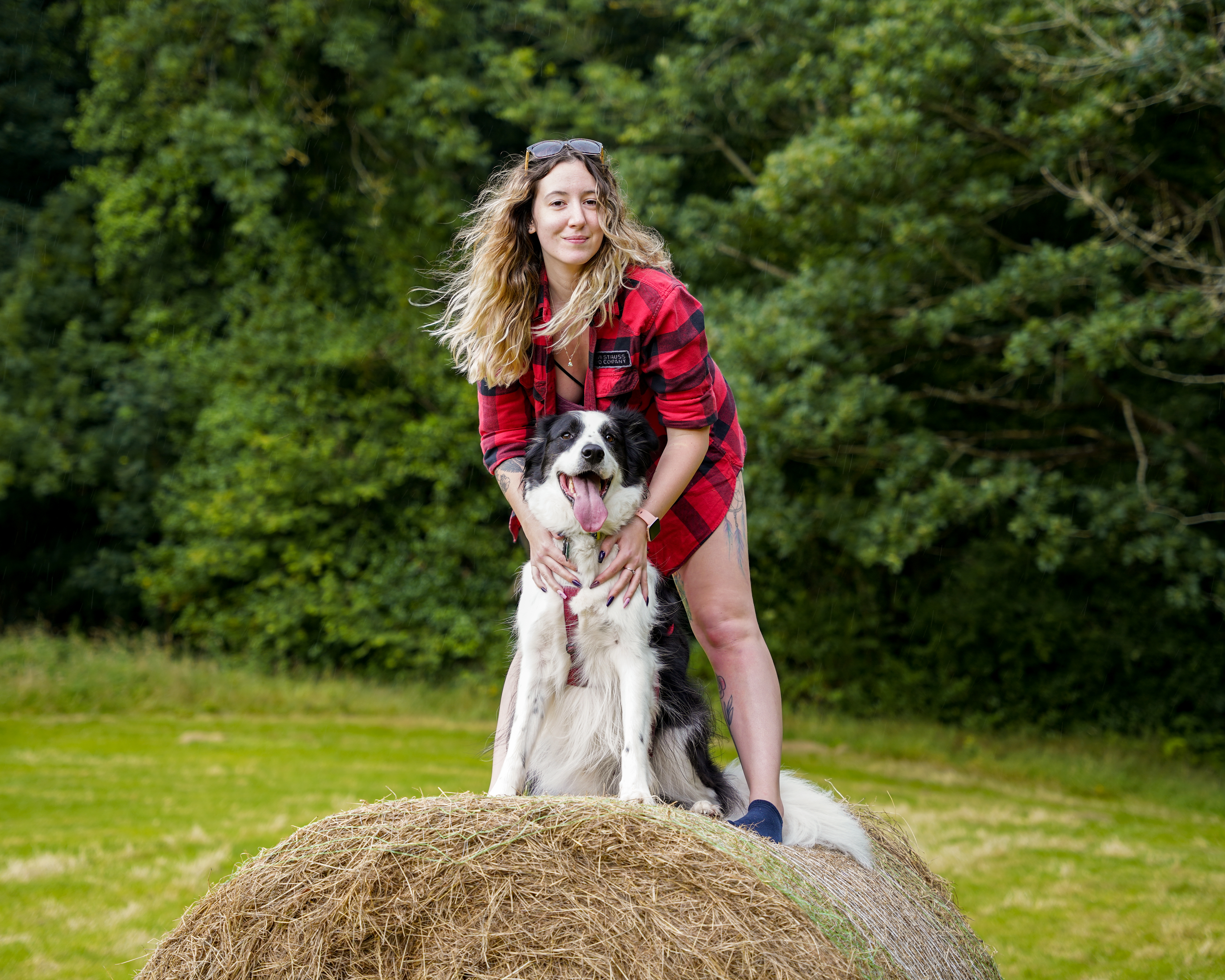 More hay bale posing